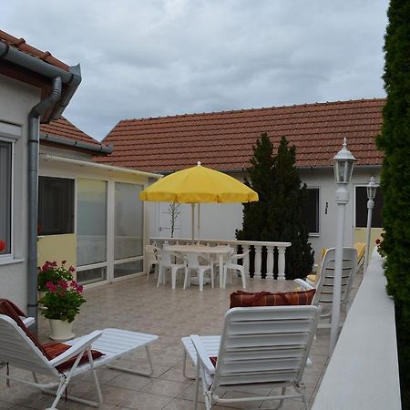 Henrietta - Violetta Apartman Hajdúszoboszló Zewnętrze zdjęcie