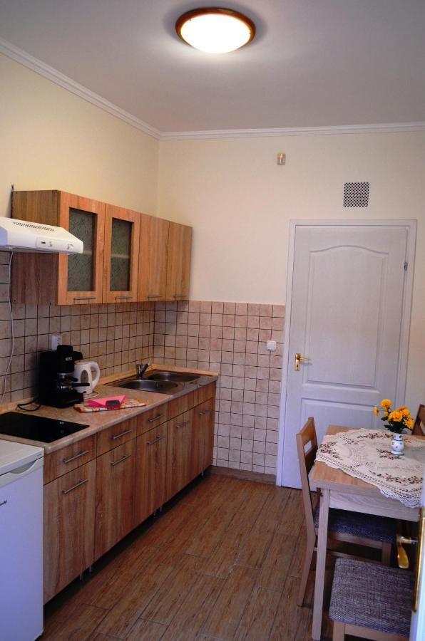 Henrietta - Violetta Apartman Hajdúszoboszló Zewnętrze zdjęcie