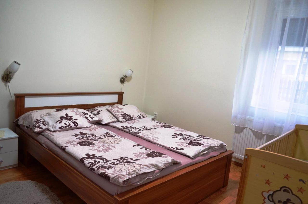 Henrietta - Violetta Apartman Hajdúszoboszló Zewnętrze zdjęcie