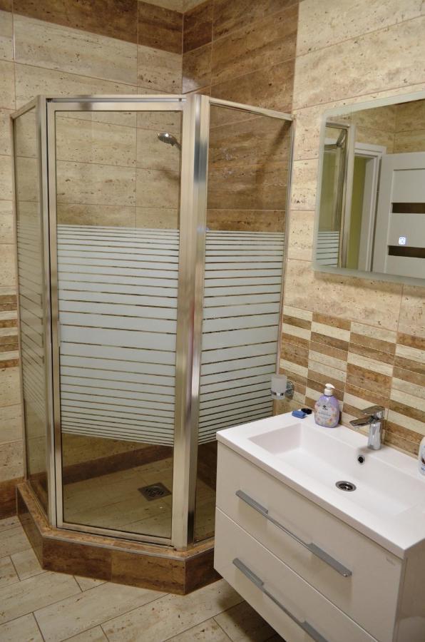 Henrietta - Violetta Apartman Hajdúszoboszló Zewnętrze zdjęcie