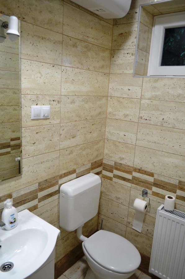 Henrietta - Violetta Apartman Hajdúszoboszló Zewnętrze zdjęcie