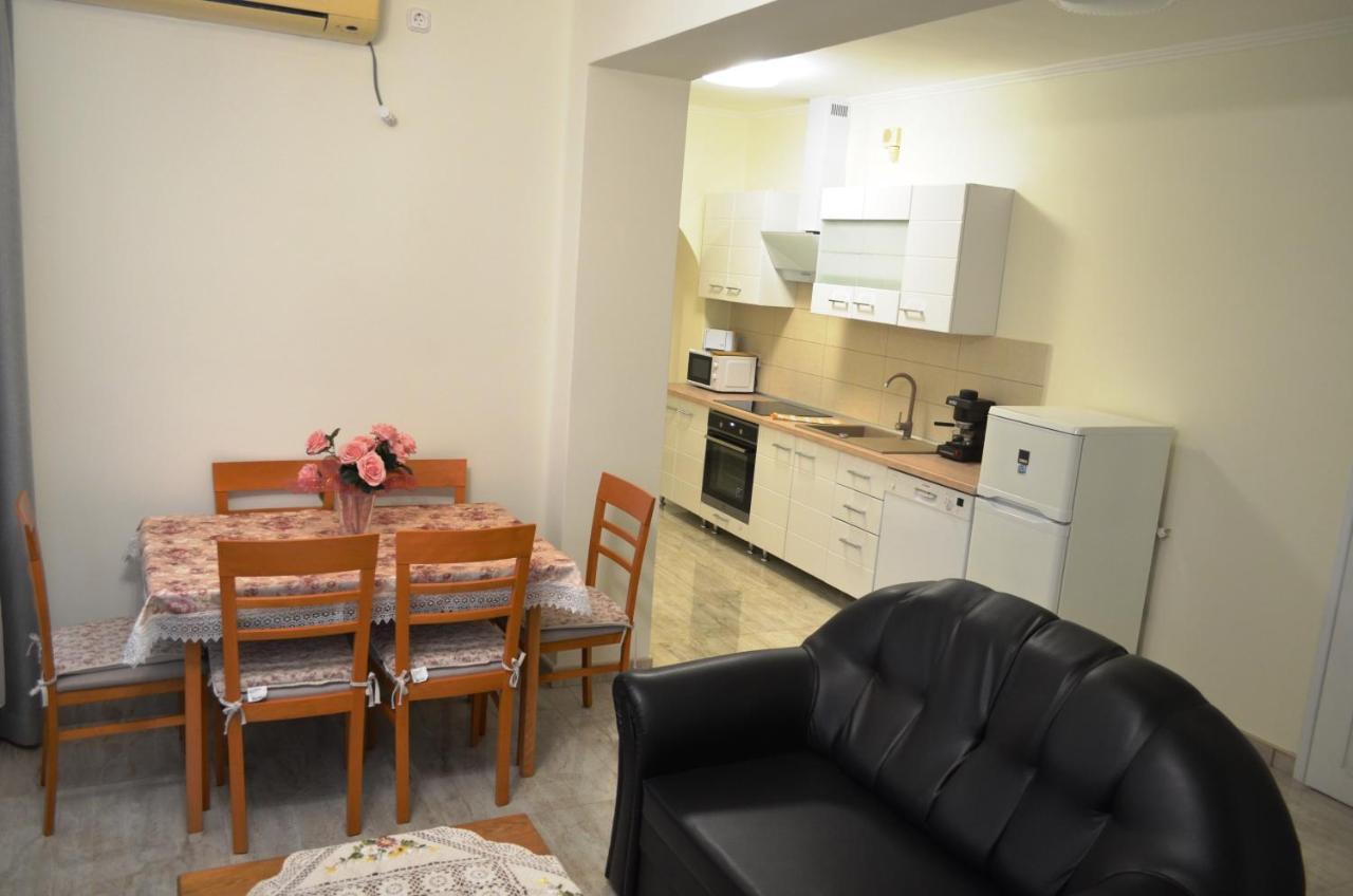 Henrietta - Violetta Apartman Hajdúszoboszló Zewnętrze zdjęcie