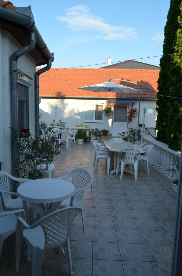 Henrietta - Violetta Apartman Hajdúszoboszló Zewnętrze zdjęcie
