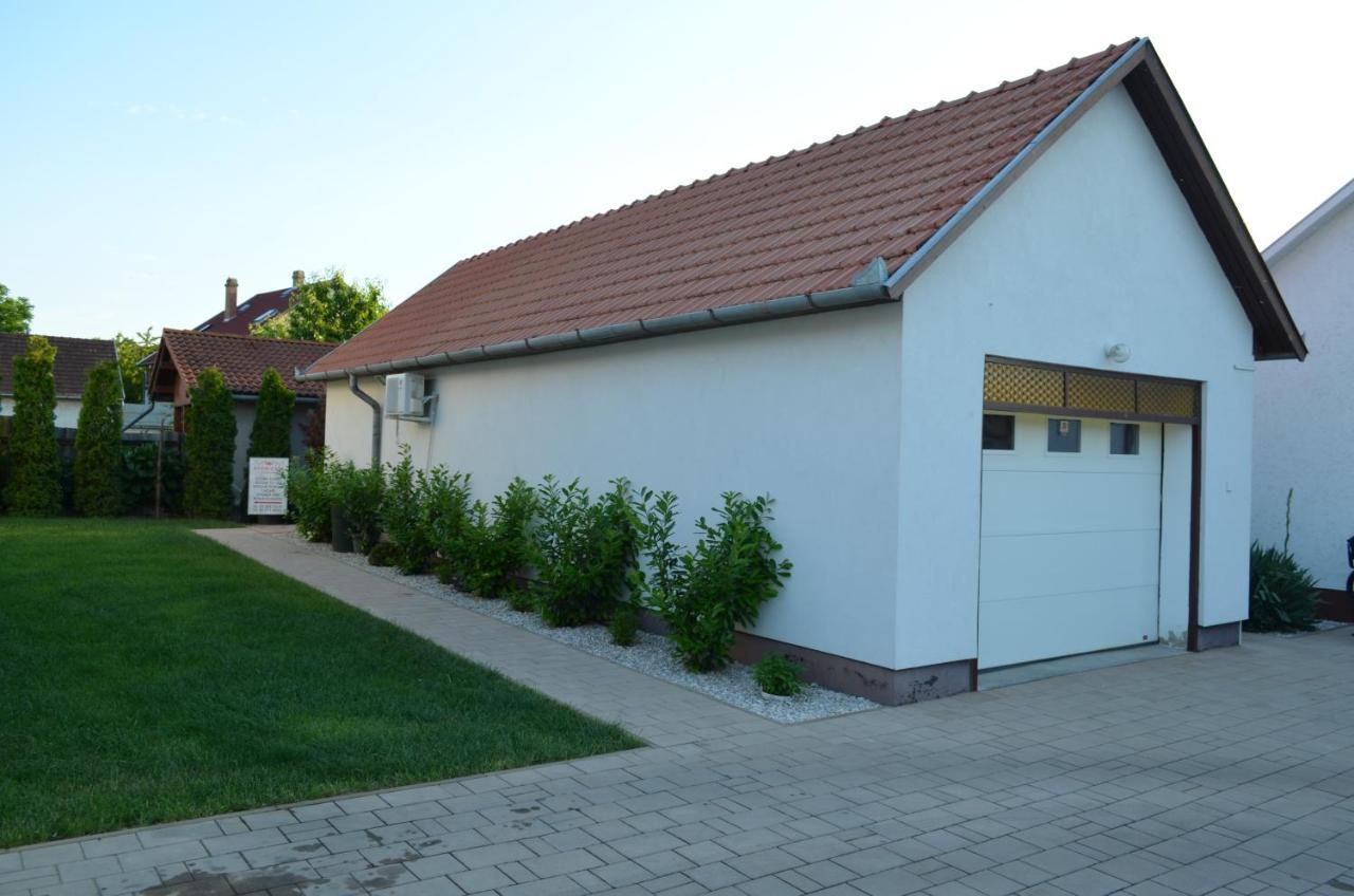 Henrietta - Violetta Apartman Hajdúszoboszló Zewnętrze zdjęcie
