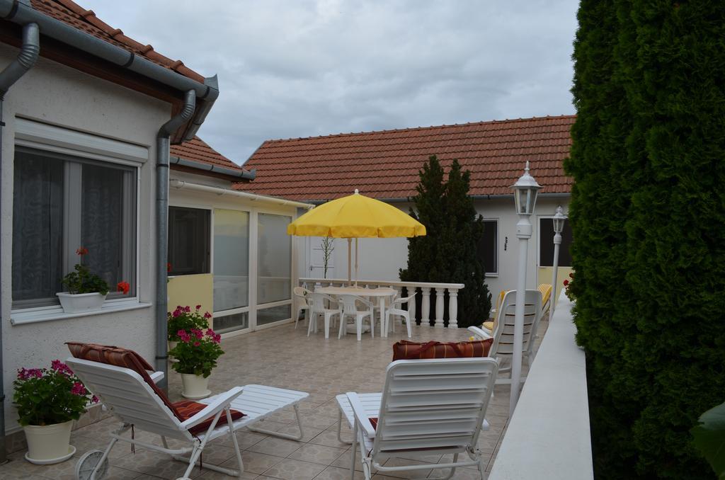 Henrietta - Violetta Apartman Hajdúszoboszló Zewnętrze zdjęcie